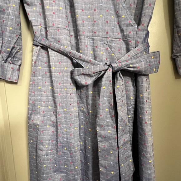 NWT Draper James Embroidered Dot Chambray Wrap Dress Size 2 - Picture 3 of 7